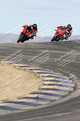 media/Nov-16-2025-Race Pace (Sun) [[8c5fa54630]]/Verified Riders/1-Turns 9 and 10 (925am)/